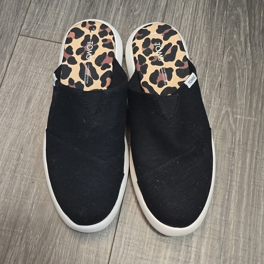 TOMS Black Mules with Leopard Print Insole. New Wuthout Tags. Size 8. - Picture 3 of 11